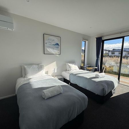 Luminous Tekapo Hotel เลคเทคาโป ภายนอก รูปภาพ