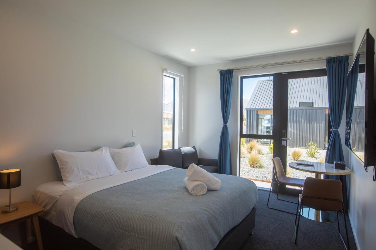 Luminous Tekapo Hotel เลคเทคาโป ภายนอก รูปภาพ