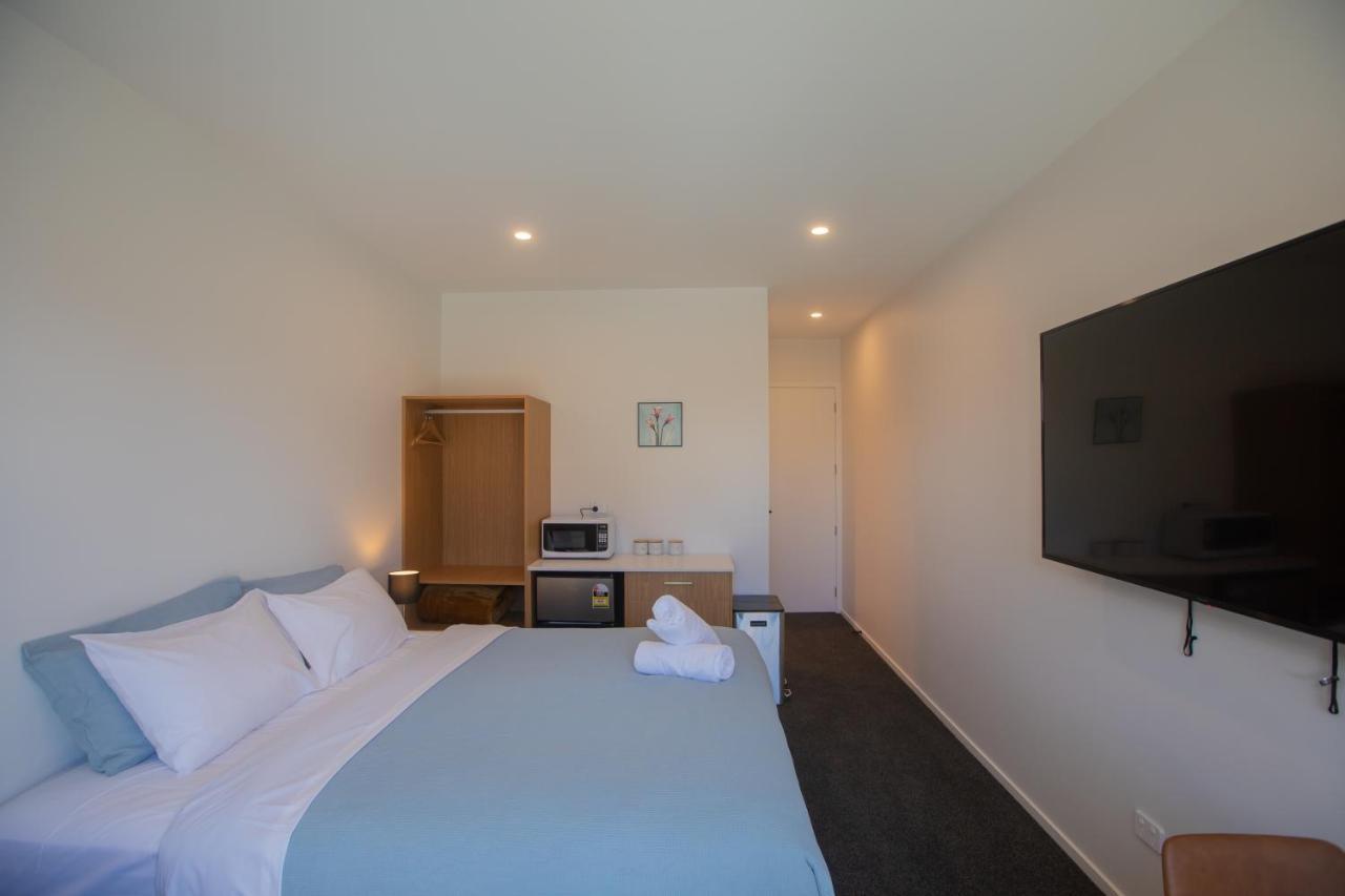Luminous Tekapo Hotel เลคเทคาโป ภายนอก รูปภาพ