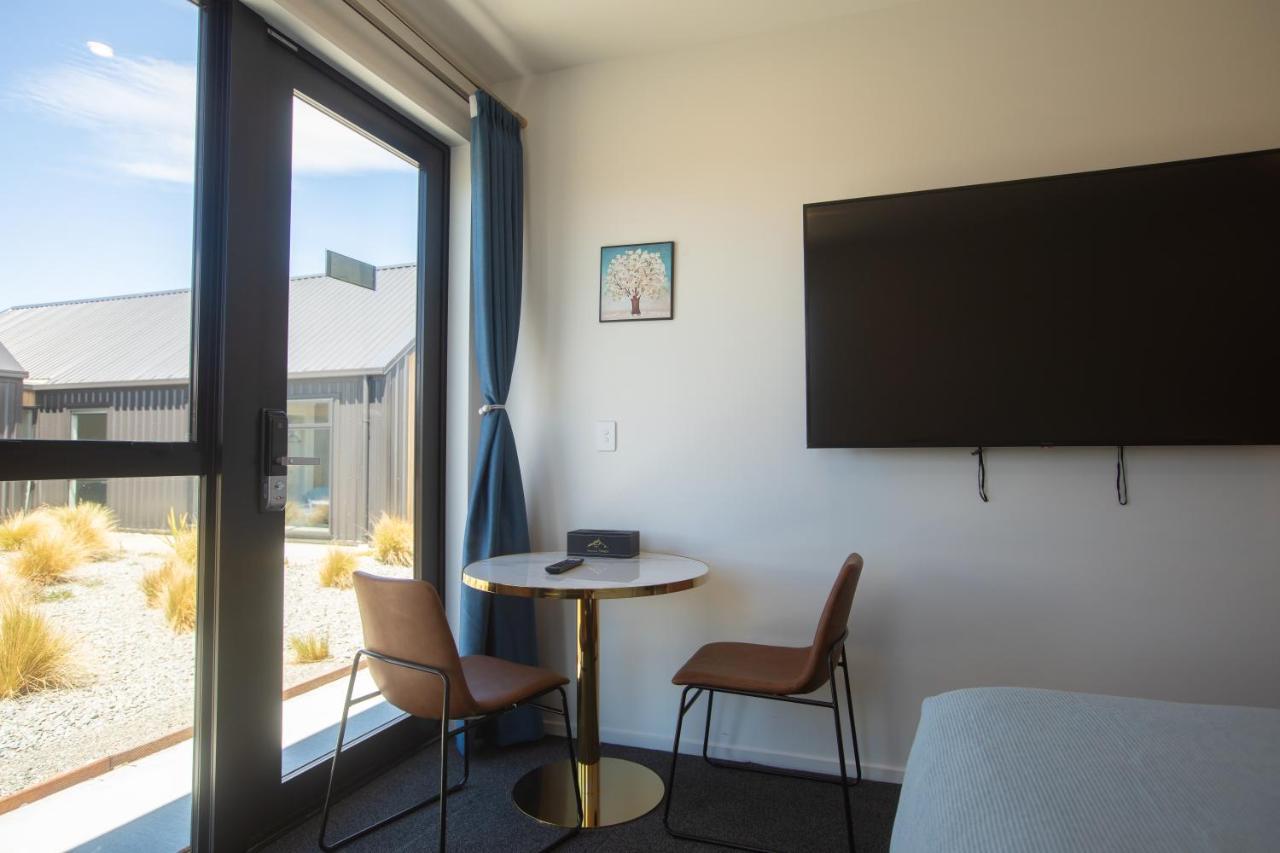 Luminous Tekapo Hotel เลคเทคาโป ภายนอก รูปภาพ