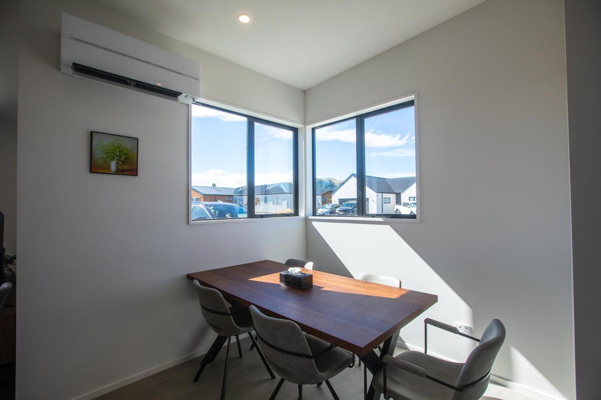 Luminous Tekapo Hotel เลคเทคาโป ภายนอก รูปภาพ