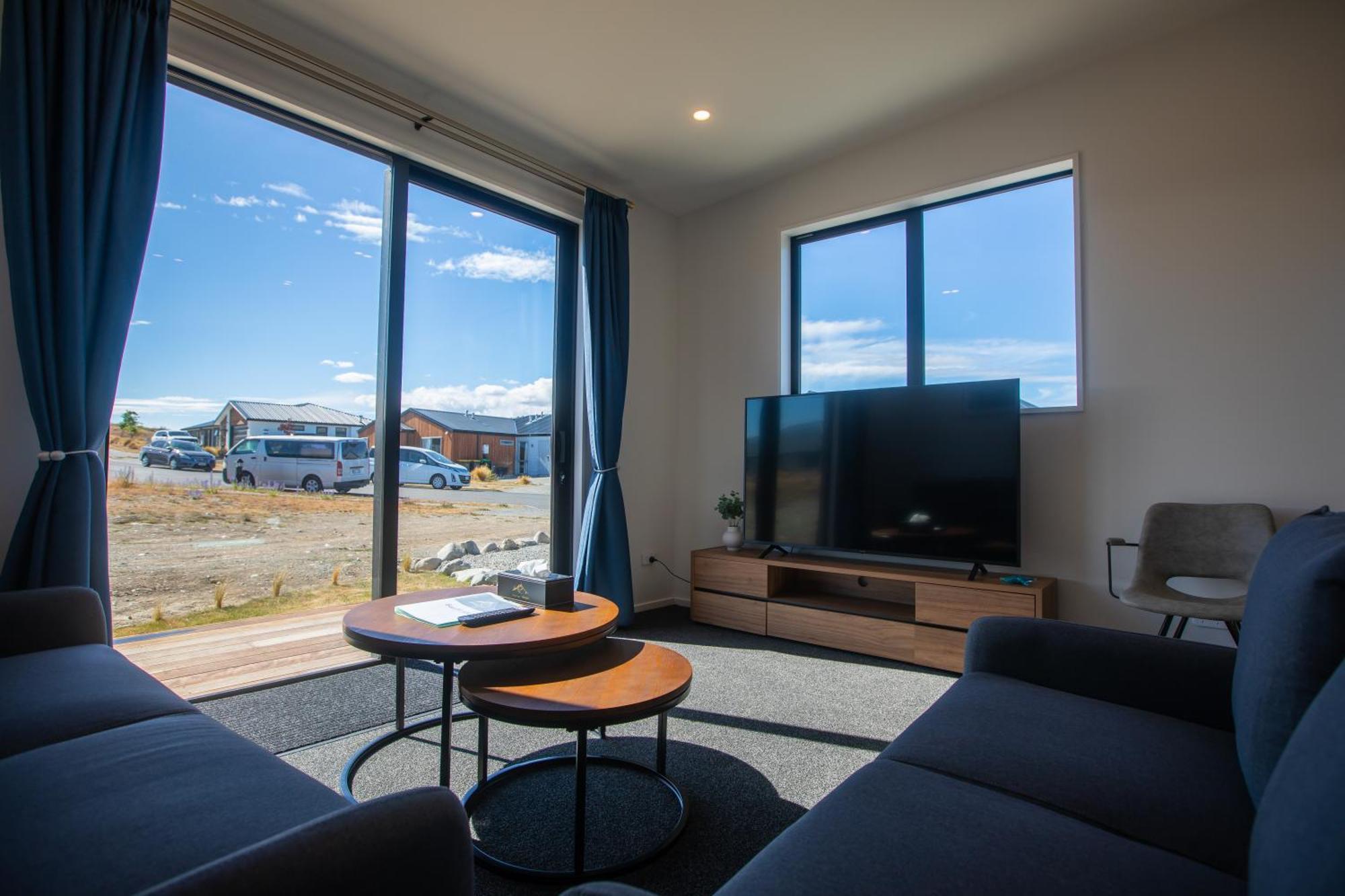 Luminous Tekapo Hotel เลคเทคาโป ภายนอก รูปภาพ