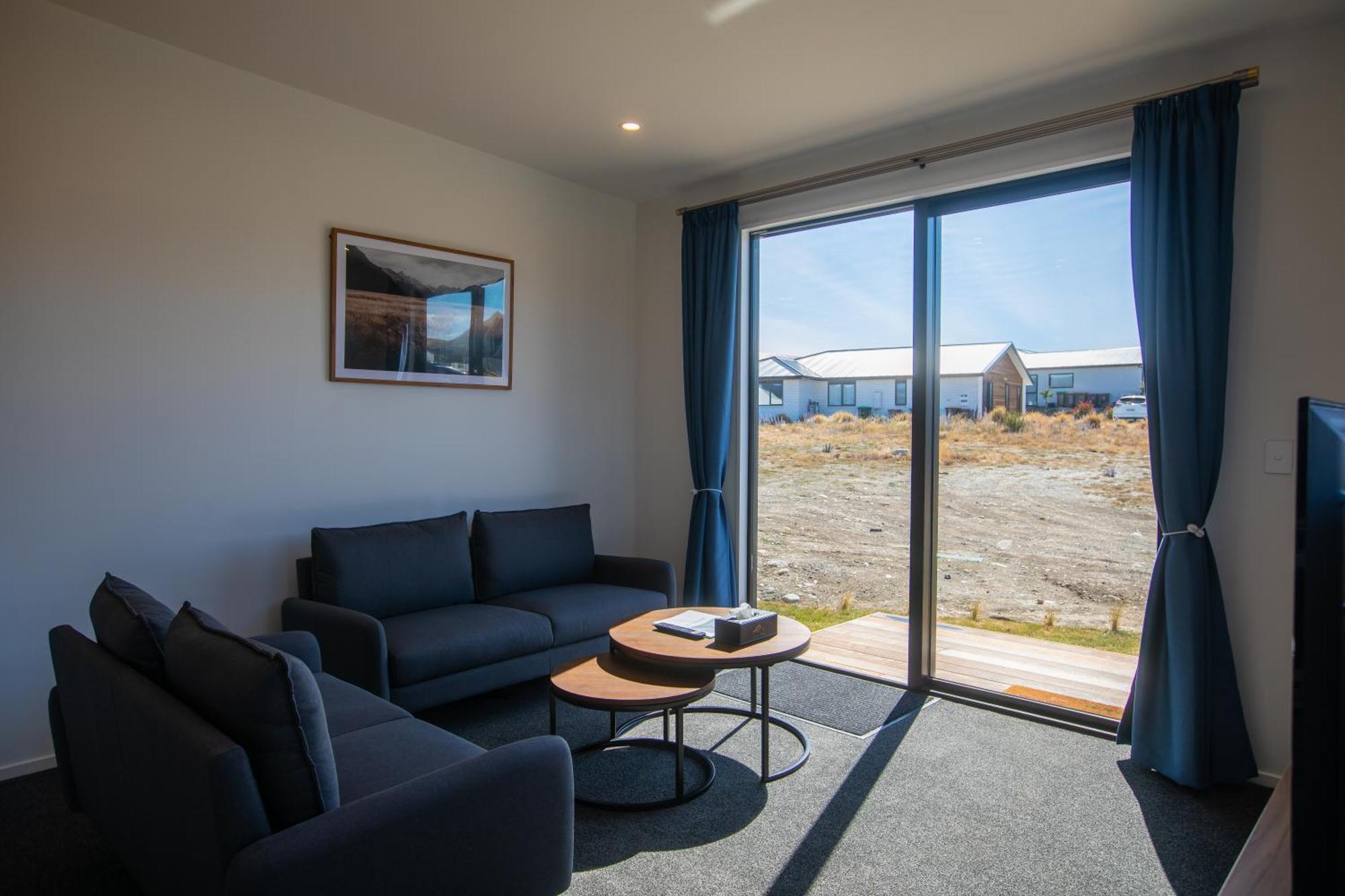 Luminous Tekapo Hotel เลคเทคาโป ภายนอก รูปภาพ