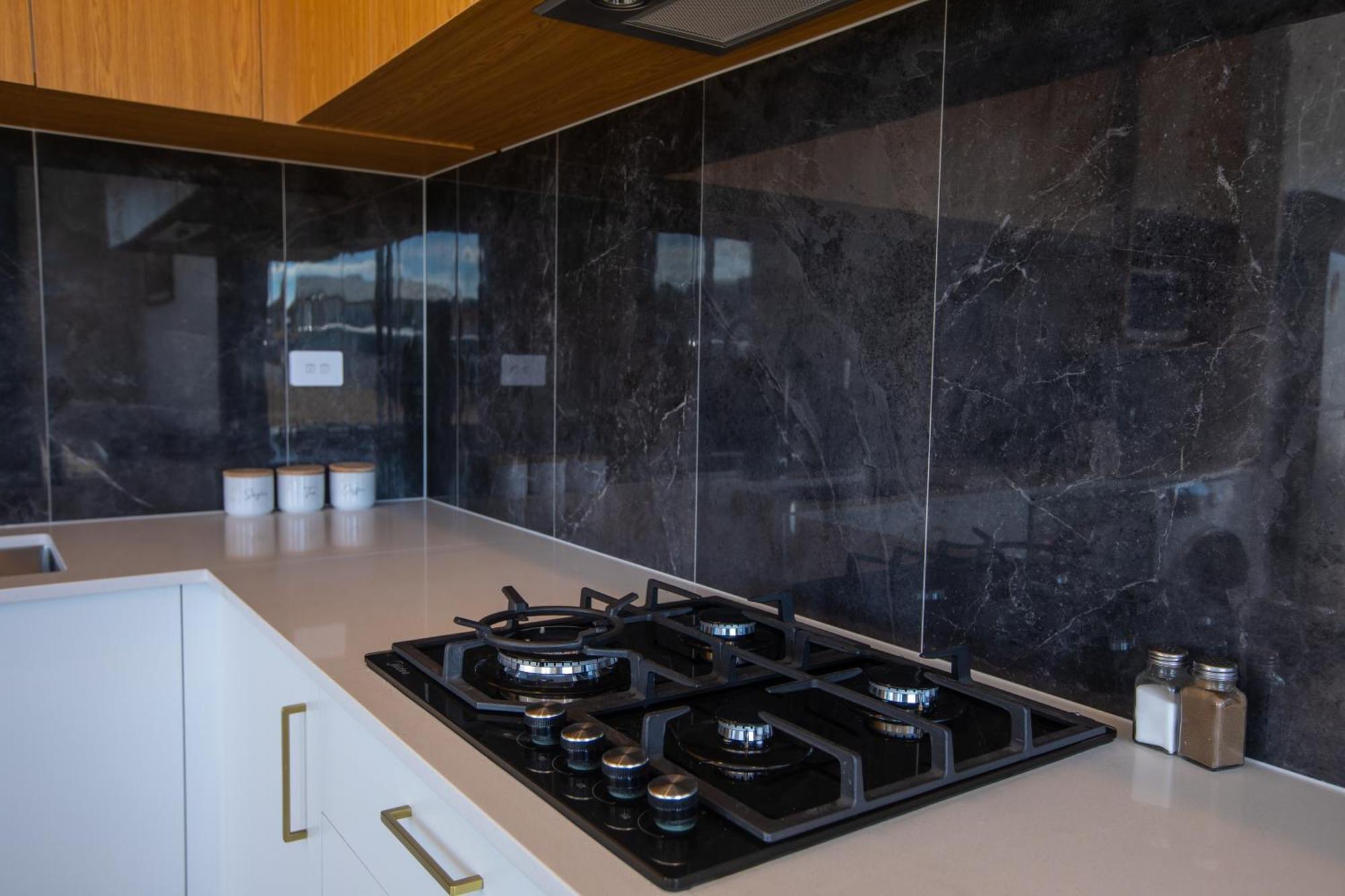 Luminous Tekapo Hotel เลคเทคาโป ภายนอก รูปภาพ