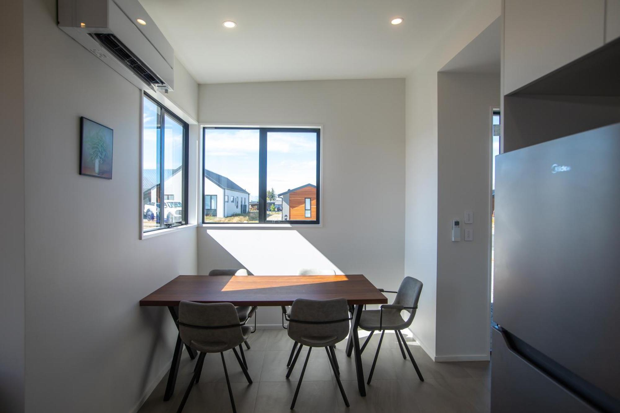 Luminous Tekapo Hotel เลคเทคาโป ภายนอก รูปภาพ